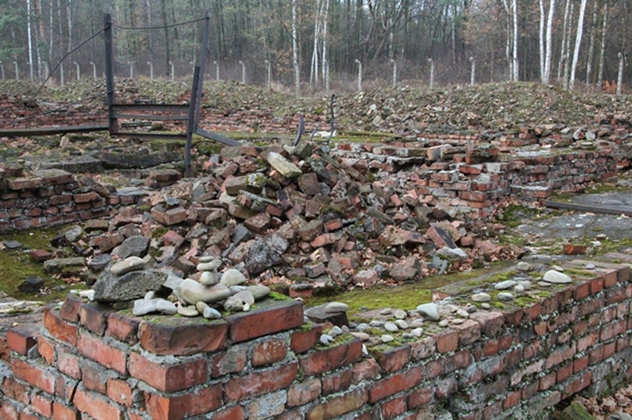 The ruins of Gas Chamber V